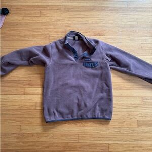 LIKE NEW Patagonia Synchilla Snap Fleece in Mauve/ Brown Navy details.